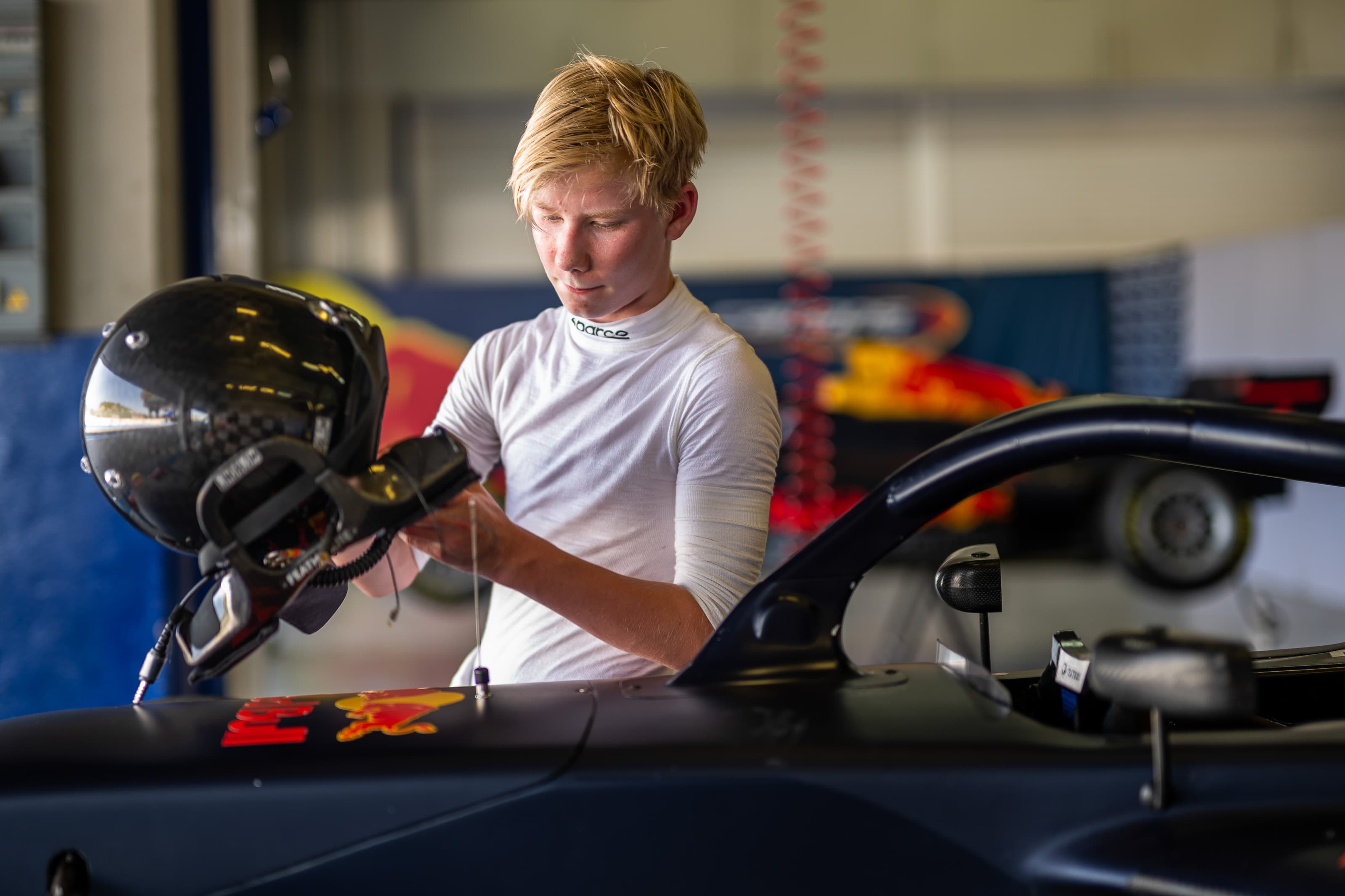 Scott takes aim at Formula 1
