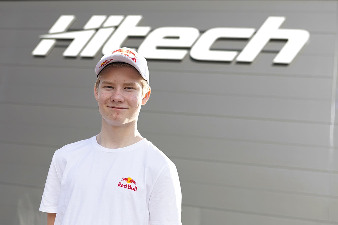 Scott joins Hitech for British F4 2026 campaign!